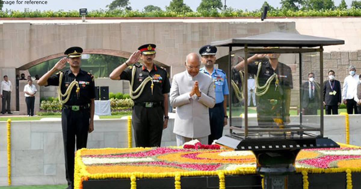Outgoing President Kovind pays homage to Mahatma Gandhi at Rajghat